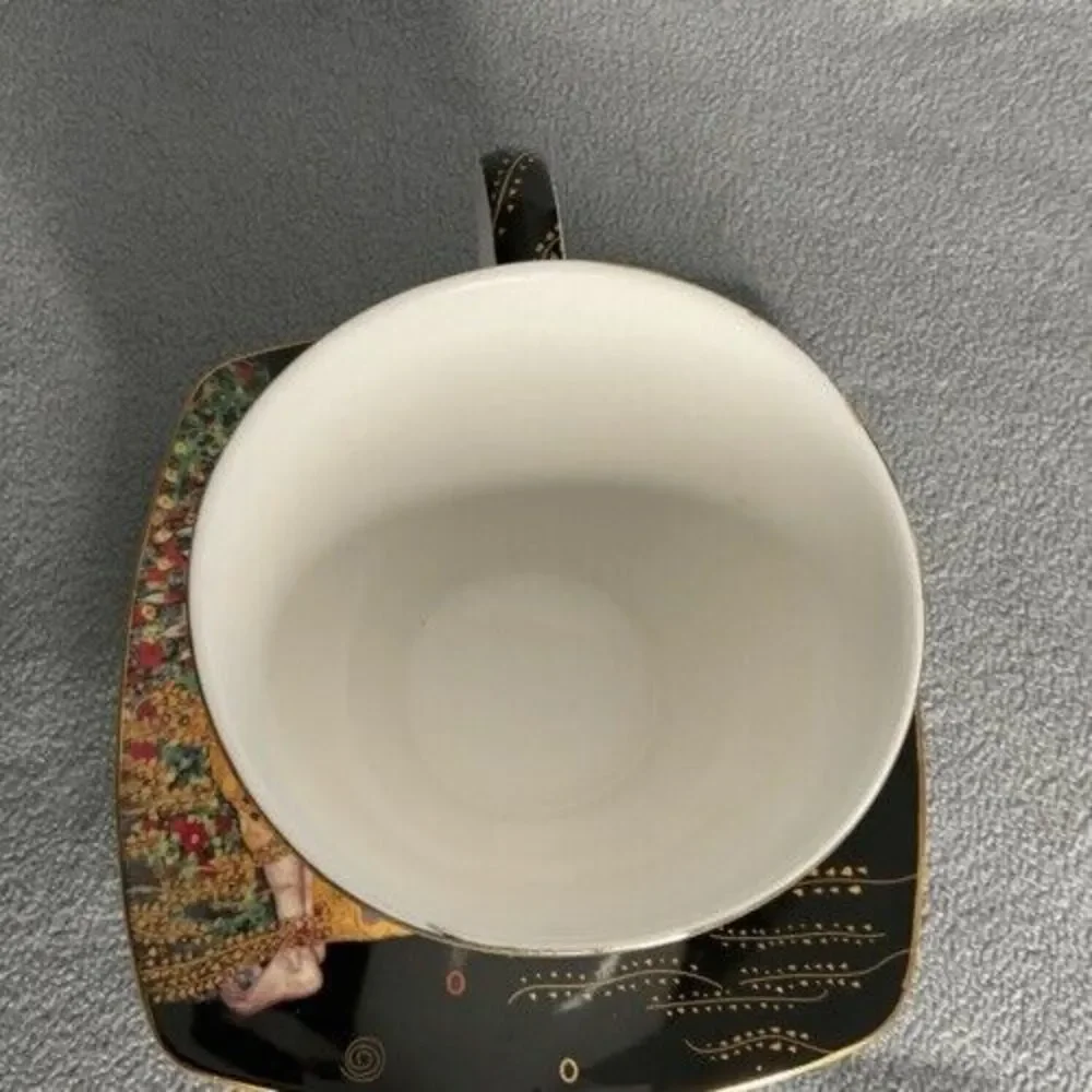NWOB Smile Austria Gustav Klimt The Kiss Tea Cup &Saucer Black/Gold Art Souvenir